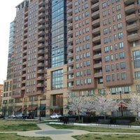 รูปภาพถ่ายที่ The Millennium at Metropolitan Park โดย Cliff W. เมื่อ 3/21/2012