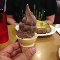 Photo taken at Jason&amp;#39;s Deli by Arthur Z. on 7/10/2012