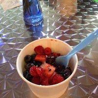 Photo taken at Blu Berry Frozen Yogurt by Nicholas D. on 7/2/2012