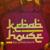 รูปภาพถ่ายที่ Kebab House โดย RAFAELLE S. เมื่อ 7/13/2012
