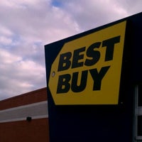 Photo taken at Best Buy by Paul F. on 2/6/2012