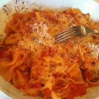 รูปภาพถ่ายที่ Romano&#39;s Macaroni Grill โดย Lilly R. เมื่อ 7/4/2012