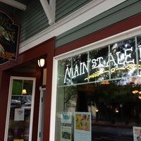 Photo prise au Main Street Ale House par Chasity F. le7/14/2012