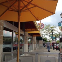 Foto diambil di Z-Burger oleh Melissa F. pada 5/5/2012