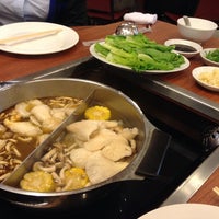 Das Foto wurde bei Tien Tien Hotpot Restaurant von Akihiro F. am 7/1/2014 aufgenommen