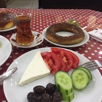 Photo taken at Yeni Simidiye Cafe by Hülya A. on 10/6/2017
