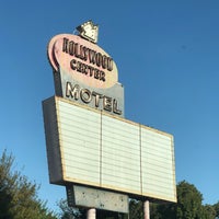 Photo taken at Hollywood Center Motel by Cooper J. on 5/10/2021