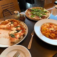 12/1/2019 tarihinde Robert F.ziyaretçi tarafından Pizzeria Solario'de çekilen fotoğraf