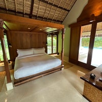 Photo taken at Amankila Resort Bali by Andreas E. on 11/7/2022