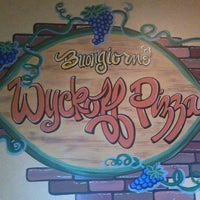 รูปภาพถ่ายที่ Wyckoff Pizza &amp;amp; Restaurant โดย Wyckoff Pizza &amp;amp; Restaurant เมื่อ 2/2/2017