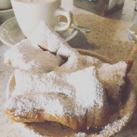 Photo taken at Cafe Du Monde: Wholesale by PureSky on 2/3/2017