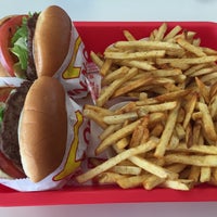 Photo taken at In-N-Out Burger by Mia S. on 7/1/2015