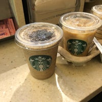 Das Foto wurde bei Starbucks von Wajd ✨ am 8/7/2018 aufgenommen