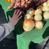 Photo taken at Larchmont Village Farmer&amp;#39;s Market by Arjun R. on 12/26/2021