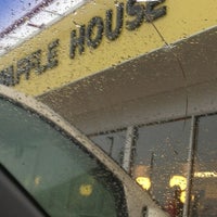 Photo taken at Waffle House by Gladys W. on 1/14/2013