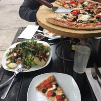 Photo taken at Rusticana Pizzeria e Ristorante by Lilisú A. on 3/6/2017