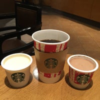 Photo taken at Starbucks by Eiko S. on 11/12/2016