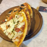 Снимок сделан в Pizza Bar пользователем Zeynep G. 2/15/2018