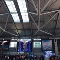 Das Foto wurde bei Flughafen Incheon (ICN) von COGITO am 7/22/2015 aufgenommen