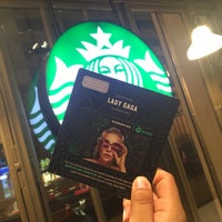 Photo taken at Starbucks by José D. on 11/29/2017