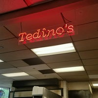 รูปภาพถ่ายที่ Tedino&amp;#39;s Pizzeria โดย Andy S. เมื่อ 8/27/2016