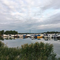 Photo taken at Toivo Kuulan puisto by Vilja on 8/28/2018