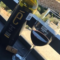 Foto diambil di Vinicola Émeve - De los mejores vinos del Valle de Guadalupe oleh Sandra L. pada 11/10/2019