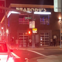 Das Foto wurde bei Peabody&amp;#39;s Nightclub von 🌴 Julie W. am 7/15/2018 aufgenommen