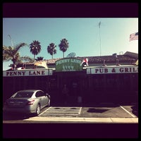 Foto tirada no(a) Penny Lane Pub and Grill por Tristyn H. em 10/17/2012