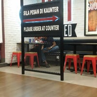 Review Pizza Hut Extreme Park