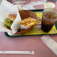 Photo taken at MOS Burger by みなみ 東. on 11/5/2023
