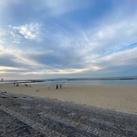 Photo taken at 淡輪海水浴場 ときめきビーチ by たけ ばすこ だ on 11/10/2019