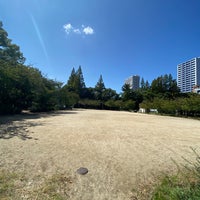 Photo taken at Utsubo Park (East) by たけ ばすこ だ on 10/1/2020