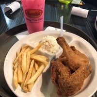 Photo taken at Arnold&amp;#39;s Fried Chicken by カイ on 7/28/2019