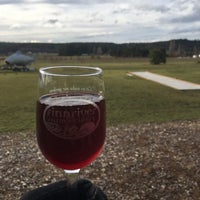 Foto scattata a Finnriver Farm &amp;amp; Cidery da Rob W. il 1/29/2017