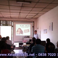 Das Foto wurde bei Tempat Belajar Bisnis Online #KelasBisnis von Tempat Belajar Bisnis Online #KelasBisnis am 3/4/2014 aufgenommen