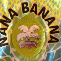Photo taken at Bloco Nana Banana by Debora J. on 2/8/2013