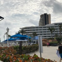 2/19/2017 tarihinde Debora J.ziyaretçi tarafından Melia Nassau Beach - Main Pool'de çekilen fotoğraf