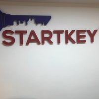 Photo prise au Startkey Emlak Genel Müdürlük par Halil A. le9/15/2018