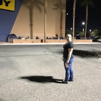 Photo taken at Best Buy by LAURA C. on 11/23/2017