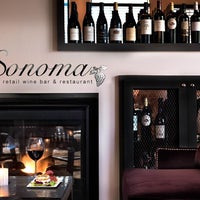 3/4/2014 tarihinde Sonoma Wine Bar &amp;amp; Restaurantziyaretçi tarafından Sonoma Wine Bar &amp;amp; Restaurant'de çekilen fotoğraf