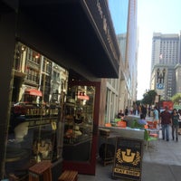 Foto tomada en Goorin Bros. Hat Shop  por Alfred W. el 8/31/2014