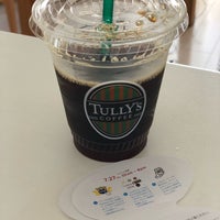 Photo taken at Tully&amp;#39;s Coffee by Rika I. on 7/24/2018