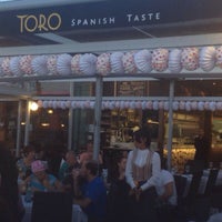 รูปภาพถ่ายที่ Restaurante Toro โดย Mark H. เมื่อ 9/2/2014