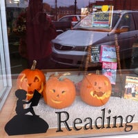 Photo taken at Reading Rock Books by Mickey T. on 10/27/2012