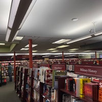 2/5/2022 tarihinde Robert H.ziyaretçi tarafından Vroman&amp;#39;s Bookstore'de çekilen fotoğraf