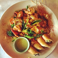 4/29/2014에 Amber V.님이 Sukhothai Restaurant에서 찍은 사진