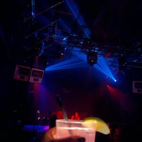 Foto tirada no(a) Celebrities Nightclub por Golnaz T. em 11/28/2021