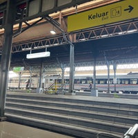 Photo taken at Stasiun Semarang Tawang by Gracia C. on 8/7/2023