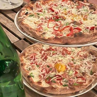 Снимок сделан в Ogliastro Pizza Bar пользователем adele m. 5/5/2022